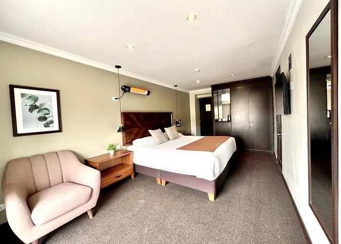 Hotel Casa Montes Pardo *